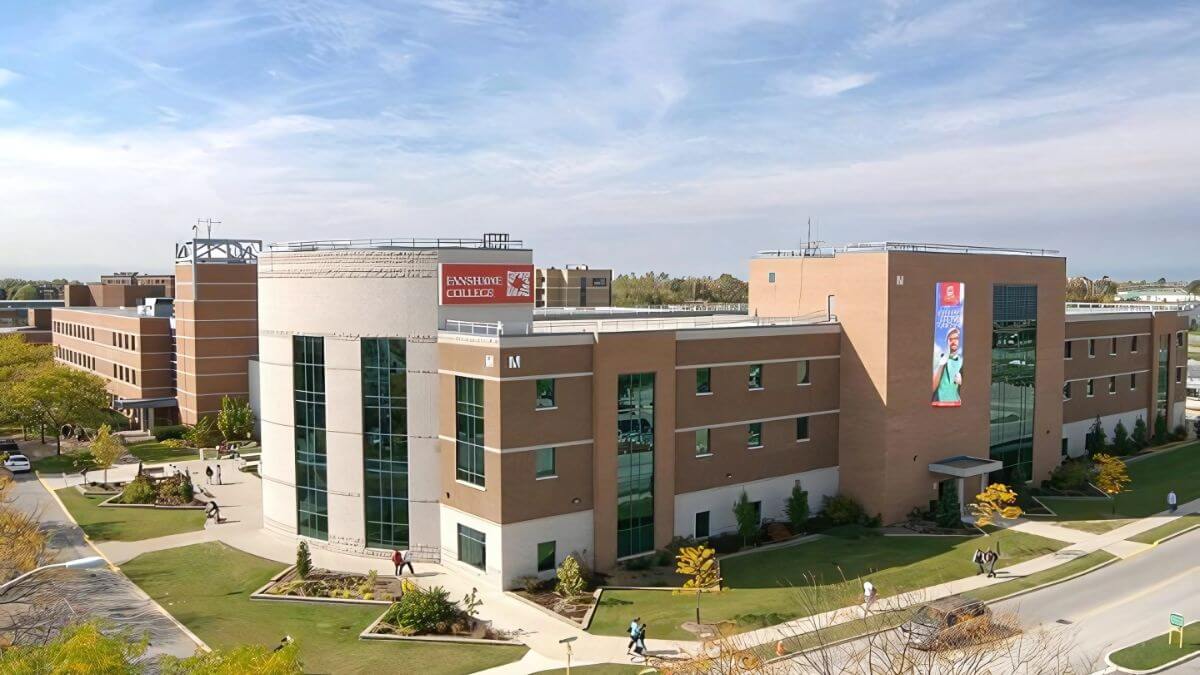 Khuôn viên trường Fanshawe College, điểm đến lý tưởng cho hành trình du học Fanshawe College.