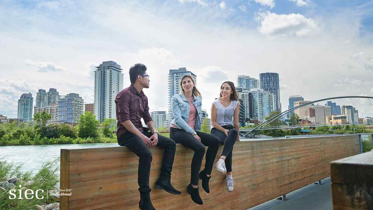 Du học Bow Valley College (BVC) với view nhìn ra trung tâm thành phố Calgary, Alberta, lợi thế PGWP và AAIP.