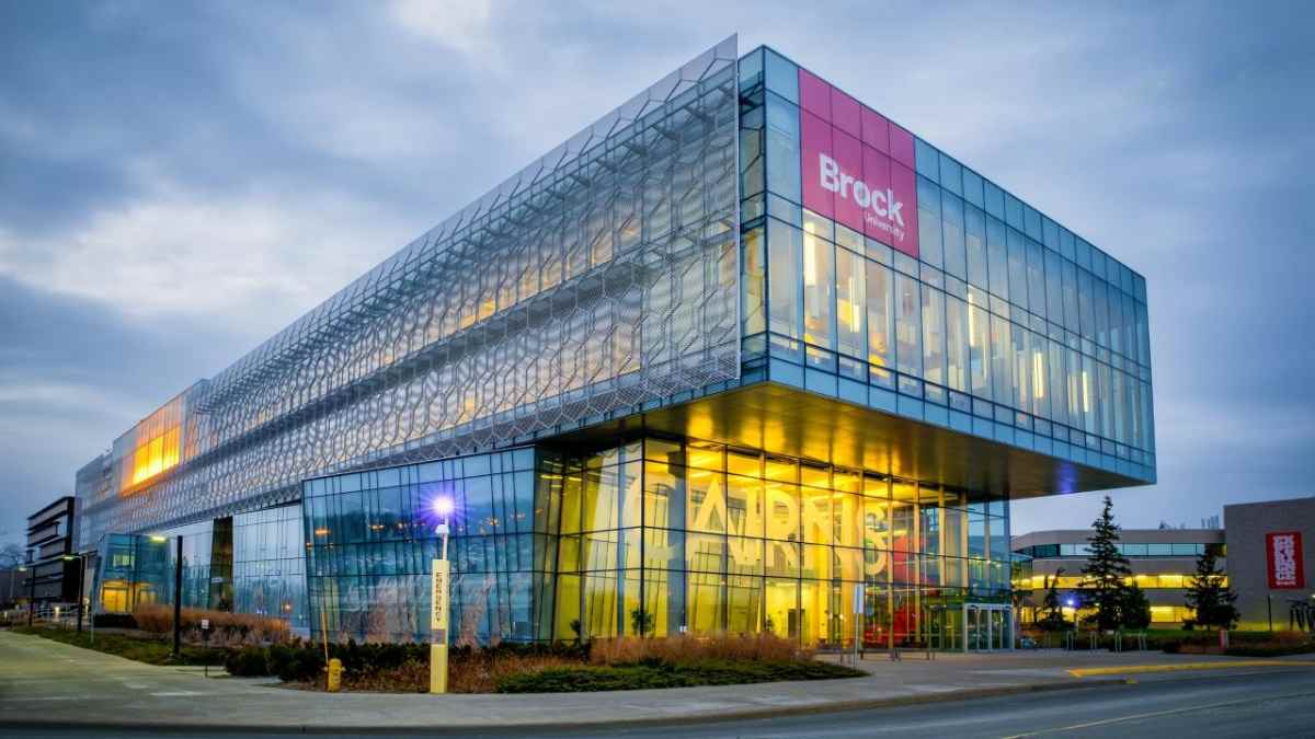 Du học Brock University tại Niagara, trường đại học hàng đầu về Co-op.