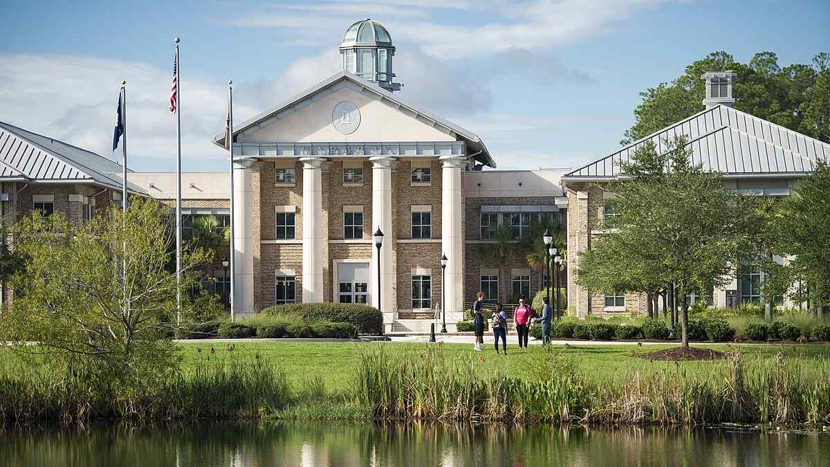 University of South Carolina 1 Du học University of South Carolina, đại học #1 Mỹ về Kinh doanh Quốc tế.