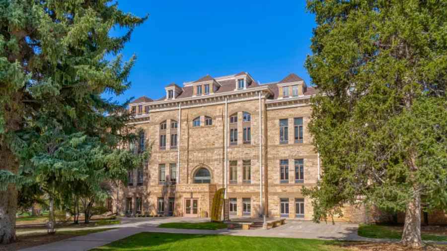 University of Wyoming 1 Du học University of Wyoming tại Laramie, lựa chọn du học Mỹ chi phí thấp.