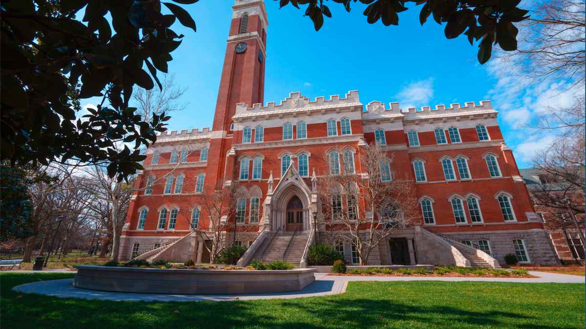 Du học Vanderbilt University tại Nashville, một trong những trường 'Southern Ivy' hàng đầu nước Mỹ.