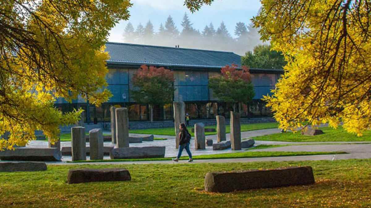 Study at Washington State University, the low-cost study in the USA option with a top-ranked Hospitality program.