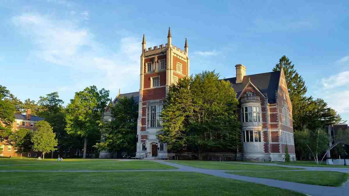 Toàn cảnh khuôn viên khi du học Bowdoin College 2026