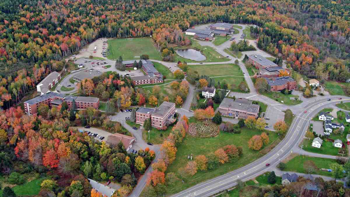 University of Maine 1 Toàn cảnh khuôn viên khi du học University of Maine 2026