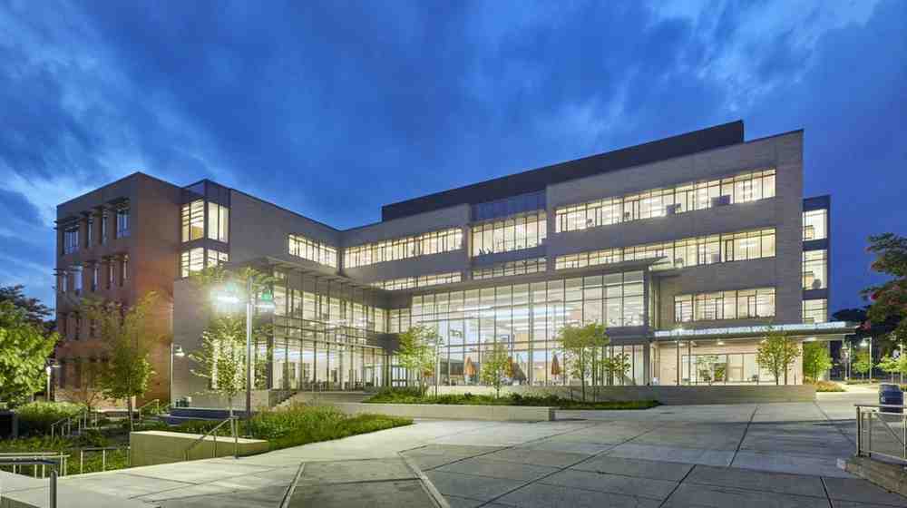 Toàn cảnh khuôn viên khi du học Montgomery College tại Maryland