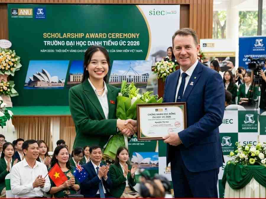 Sinh viên Việt Nam nhận học bổng du học Úc 2026 từ một trường đại học danh tiếng dưới sự hướng dẫn của SIEC.