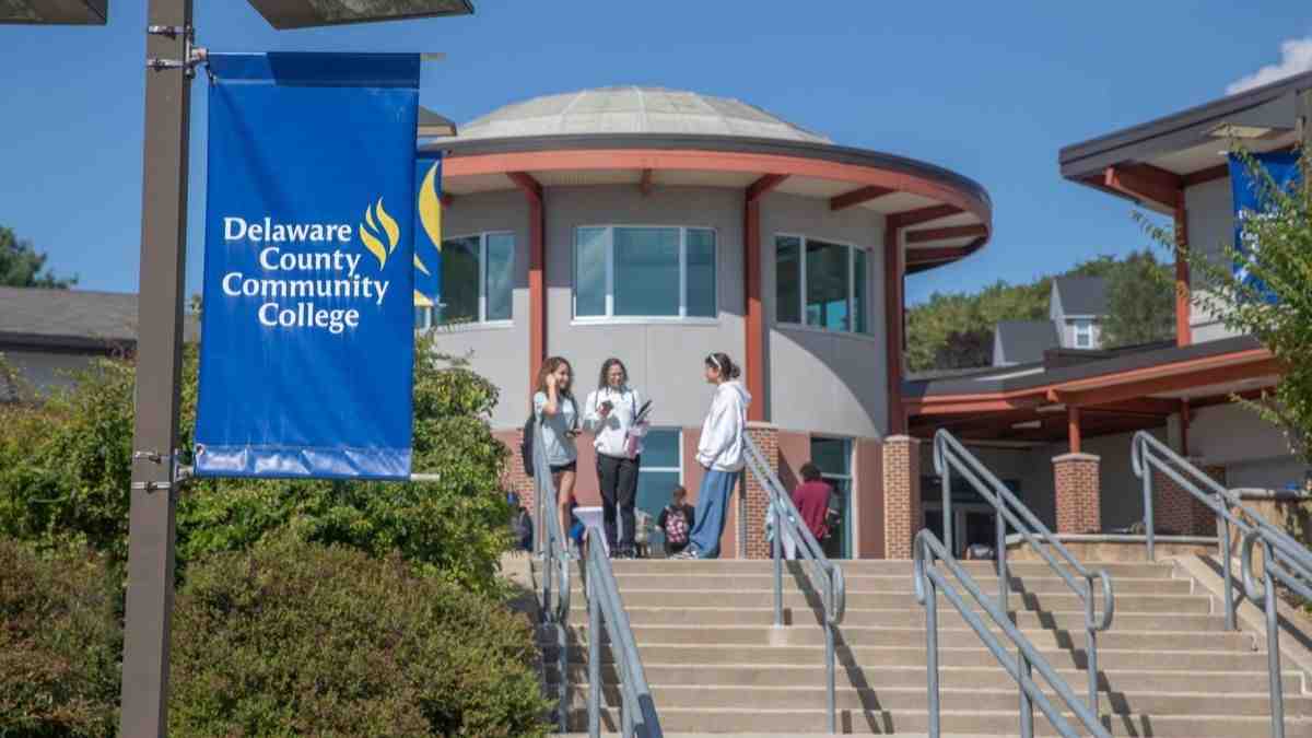 International students planning to study abroad at Delaware County Community College