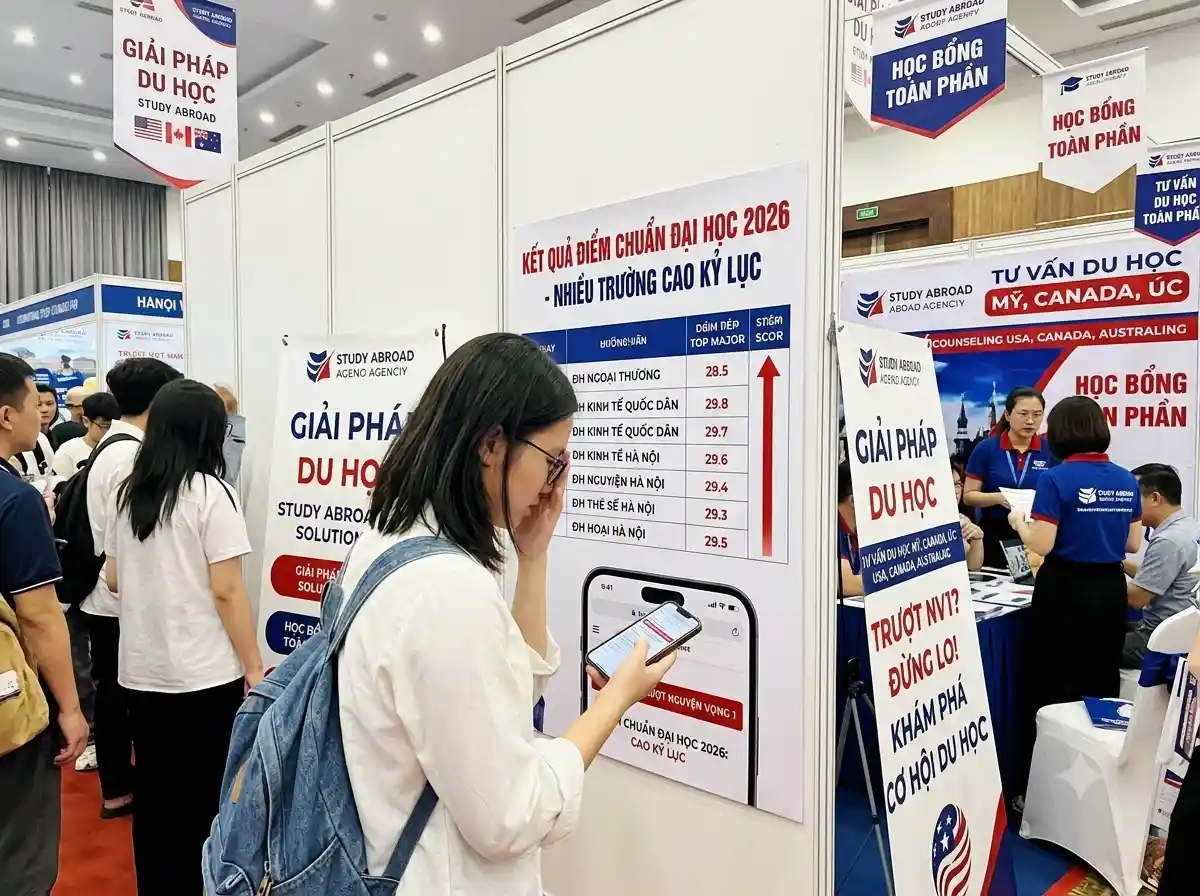 Điểm chuẩn đại học 2026 cao kỷ lục khiến nhiều học sinh trượt nguyện vọng 1 tìm đến giải pháp du học